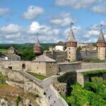 На осінні канікули курсуватимуть додаткові поїзди через Вінницю до Кам’янець-Подільського