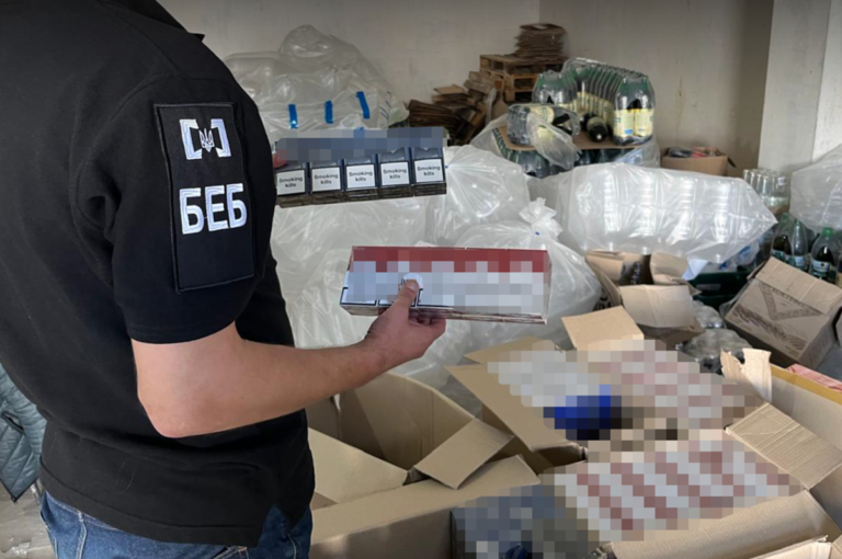 Продавали воду із спиртом під виглядом горілки та коньяку: у Вінниці «накрили» виробників фальсифікату