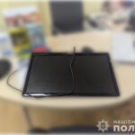 На очах у працівників банку: у Вінниці чоловік викрав комп’ютерний монітор та намагався втекти