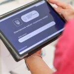Соціальні послуги стануть доступнішими: у Вінниці фахівці отримають планшети