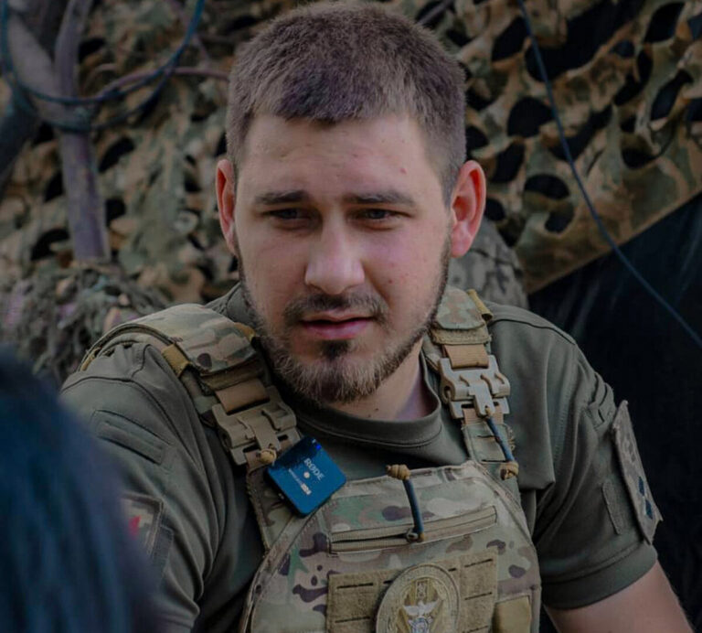 У 22 роки «Студент» став командиром батареї сил ППО в 59-й бригаді імені Якова Гандзюка