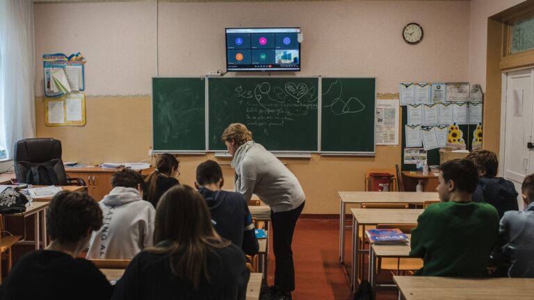 _uchni_klas_kiyiv_gettyimages_1243566302_376e2c45067076531d740704e102721a_1200x675