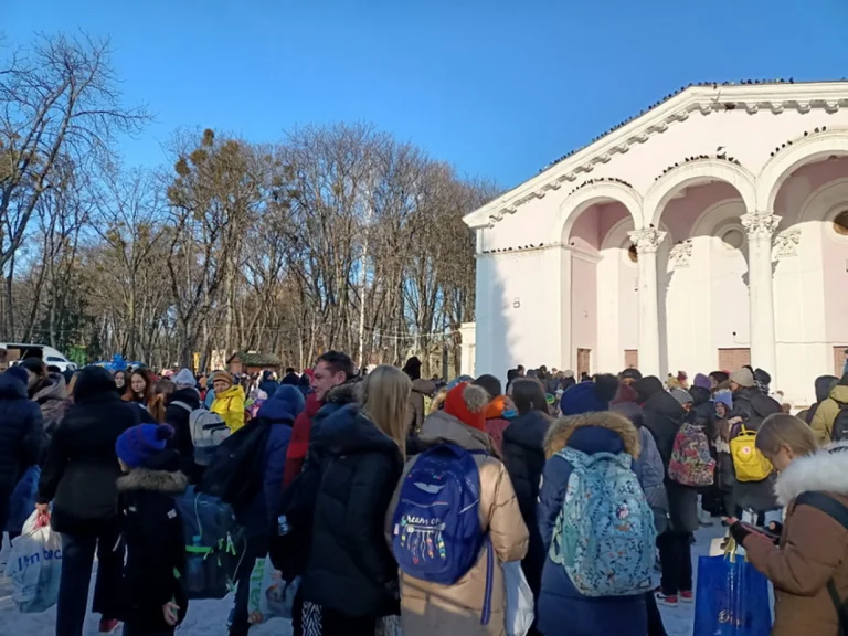 Замінування шкіл у Вінниці: учнів терміново евакуювали (відео)