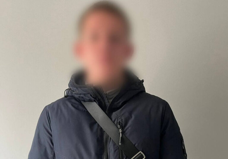 У торговому центрі хлопець викрав телефон у вінничанки