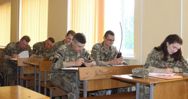 Коли для студентів 3 курсу запровадять обовязкову військову підготовку?