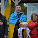 Як на Вінниччині зустріли звільненого з російського полону захисника (відео та фото)
