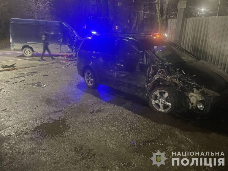 У Вінниці внаслідок аварії травмувалося двоє людей: подробиці автопригоди