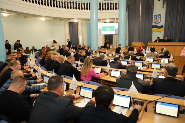 Депутати Вінницької обласної ради передали військовим техніку на майже мільйон гривень