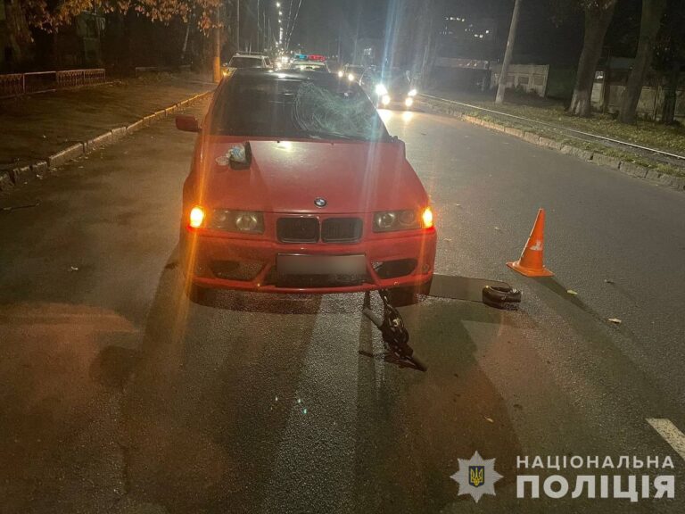 У Вінниці водій BMW збив жінку на електросамокаті: подробиці ДТП