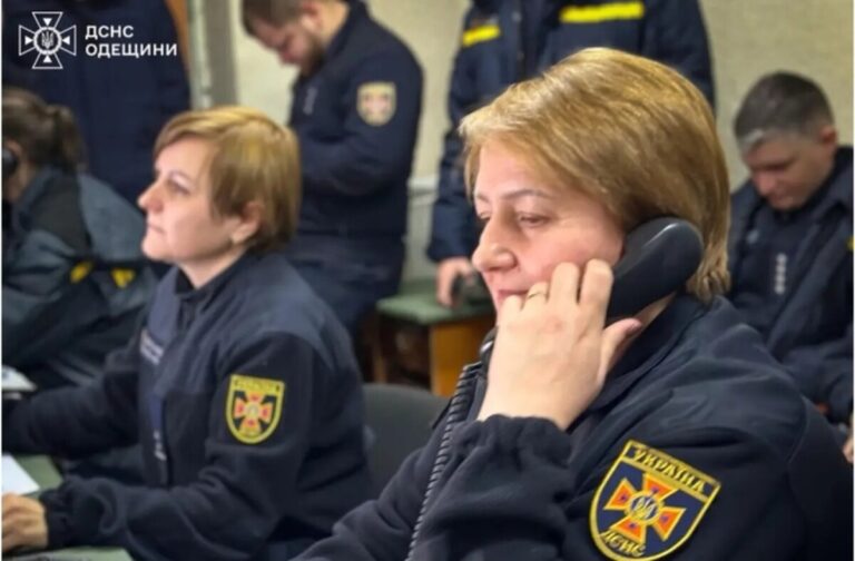 Жінка 12 разів дзвонила в ДСНС і просила вимкнути тривогу, бо їй холодно в підвалі