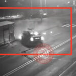 У Вінниці нетверезий водій на швидкості в’їхав у світлофор і зупинку (відео)