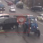 У Вінниці трактор вїхав причепом у автівку Toyota