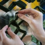 У Вінниці дітей з багатодітних родин запрошують до плетіння маскувальних сіток