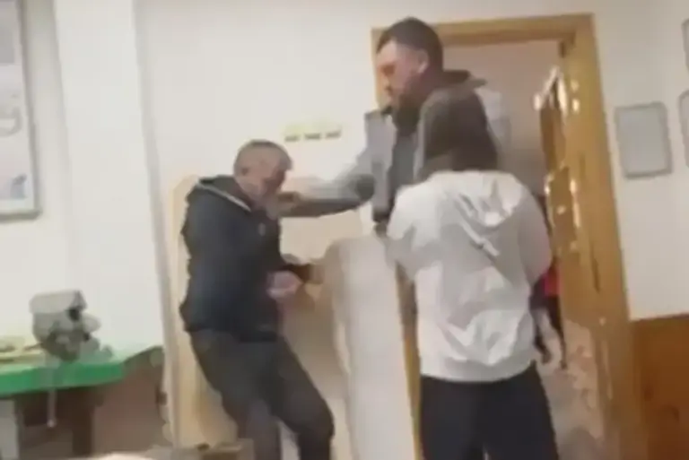 У Вінниці батько учениці побив вчителя: чоловікові загрожує до 5 років тюрми