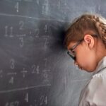 В Україні хочуть залишати учнів навчатися на другий рік: подробиці