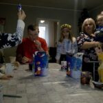 Вінничанка Оксана Джура виховує вісьмох дітей, позбавлених батьківського піклування