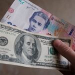 Середня зарплата українців досягла 530 доларів: статистика