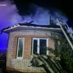 БПЛА впав на житловий будинок: рятувальники показали наслідки нічної атаки на Вінниччину