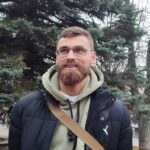 Штурмовик з Вінниччини, який на війні втратив ногу, возить допомогу побратимам на фронт