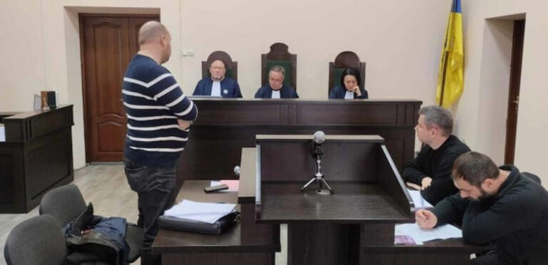 Поки батько воює, син палить військові авто: Вінницький суд залишив під арештом 18-річного хлопця