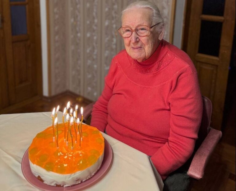 Свій 100-літній ювілей сьогодні святкує жителька Ладижина