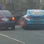 У Вінниці пасажирка невчасно відчинила двері автівки і спричинила аварію