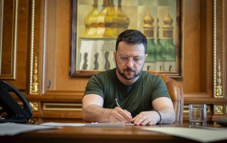 Зеленський підписав закон, згідно яким 17-річних юнаків будуть вносити до реєстру призовників