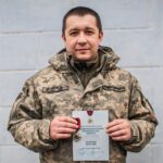 Добровольця з Тульчина нагородили «Золотим хрестом» за мужність і бойові заслуги