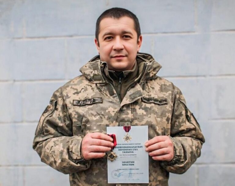 Добровольця з Тульчина нагородили «Золотим хрестом» за мужність і бойові заслуги