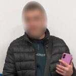 В одному з ТЦ Вінниці чоловік викрав гламурний смартфон