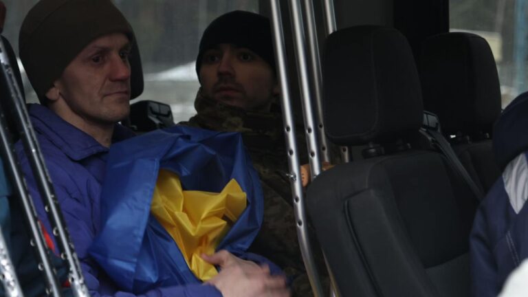 Відбувся обмін військовополоненими рф та України: 25 на 25