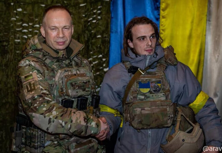 Організував евакуацію підрозділу та зумів уникнути оточення: оборонця з Вінниччини нагородили Хрестом Хоробрих