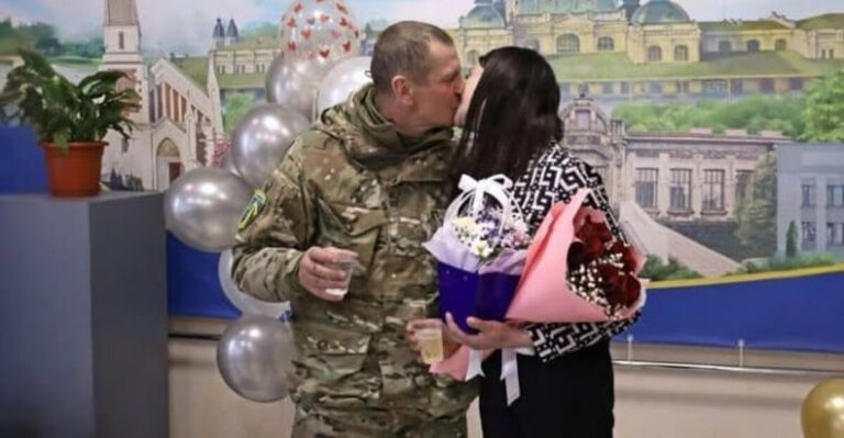 Першим одружився військовий: послугу реєстрації шлюбів запустили у центрі адмінпослуг Жмеринки