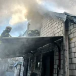 Пожежу гасили 15 рятувальників: у Вінницькому районі горів житловий будинок