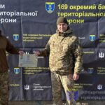 Двом військовослужбовцям вінницької 120-ї бригади вручили почесні відзнаки