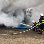 Самотужки гасив авто в гаражі: у Іллінцях з опіками до лікарні потрапив чоловік