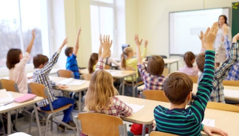 У всіх школах Вінниці відновлюють очне навчання: деталі