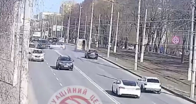 У Вінниці трапилася моторошна автотроща (ВІДЕО)