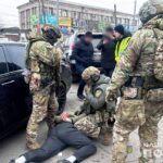 У Вінниці затримали чоловіка, який за $16 000 допомагав ухилянтам тікати за кордон