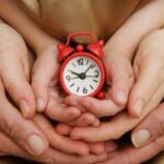 Чоловіки в Україні живуть на 13-17 років менше за жінок: причини
