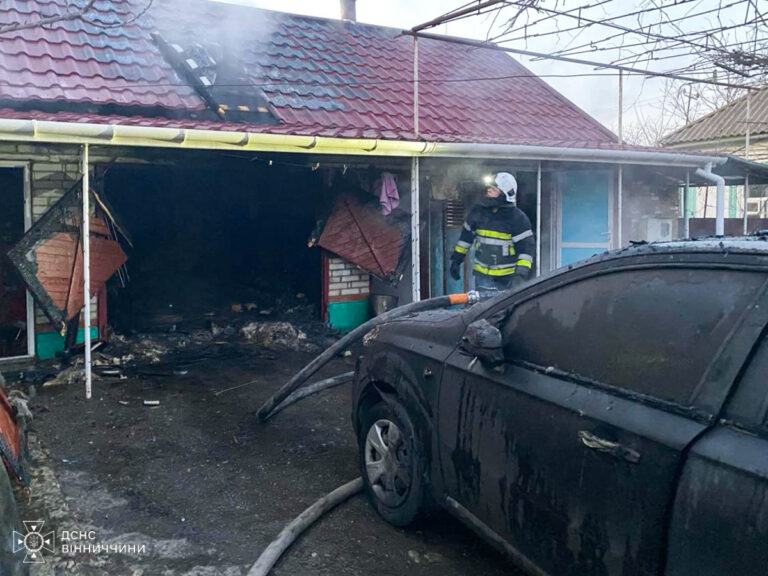 Пожежа на Гайсинщині: згорів автомобіль «ЗАЗ» та майно власників
