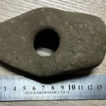 Вінничанин хотів вивезти до Молдови кам’яну сокиру, якій декілька тисяч років