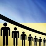 Жінкам доведеться народжувати по 5-7 дітей: в Україні спостерігається демографічна катастрофа