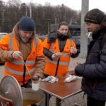 Гарячі обіди в холодні дні: у Вінниці волонтери піклуються про безхатьків і нужденних