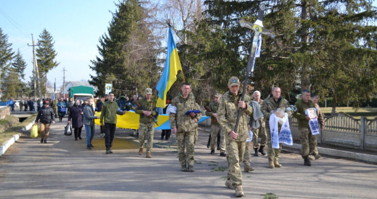 Загинув на Донеччині: Бершадська громада провела в останню дорогу Захисника України