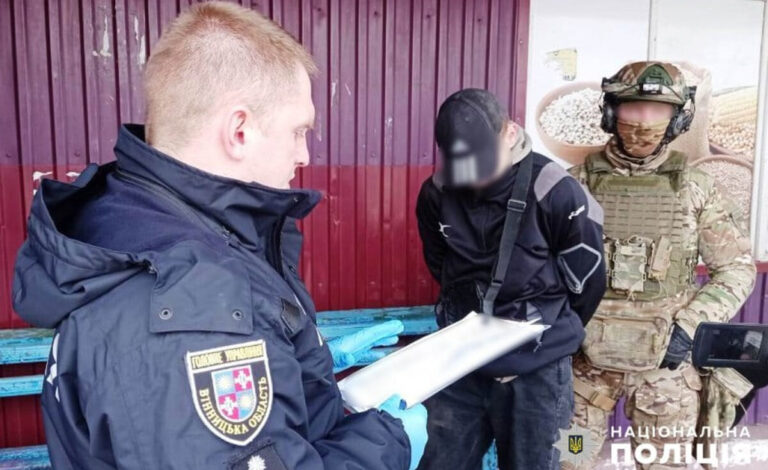 Продавав гранати та набої: у Калинівці затримали 21-річного вінничанина (фото+відео)