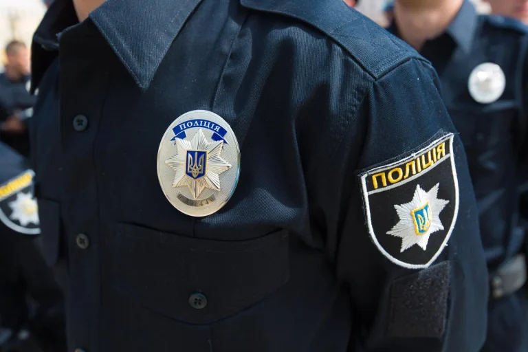 У Вінниці поліцейський брав гроші у потерпілого на «витрати» слідства