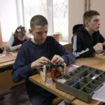 Школяр з Вінниччини будує власний бізнес з бісероплетіння