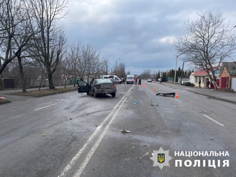 ДТП у Хмільнику: 15-річного пасажира та водія госпіталізували
