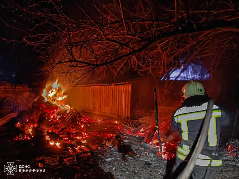 У Жмеринському районі загорівся дах будинку